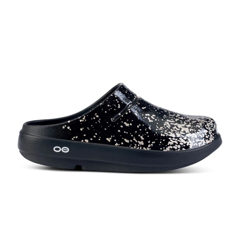 'OOFOS' Women's OOcloog Clog Limited Edition - Black / Champagne Pop 'OOFOS' Women's OOcloog Clog Limited Edition - Black / Champagne Pop -The Outdoor Clothing Shop